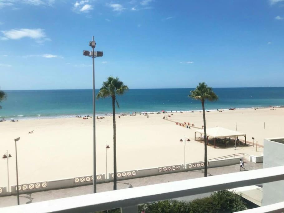 Cadiz Paseo Maritimo Playa Victoria Frontal Mar Apartment Exterior photo